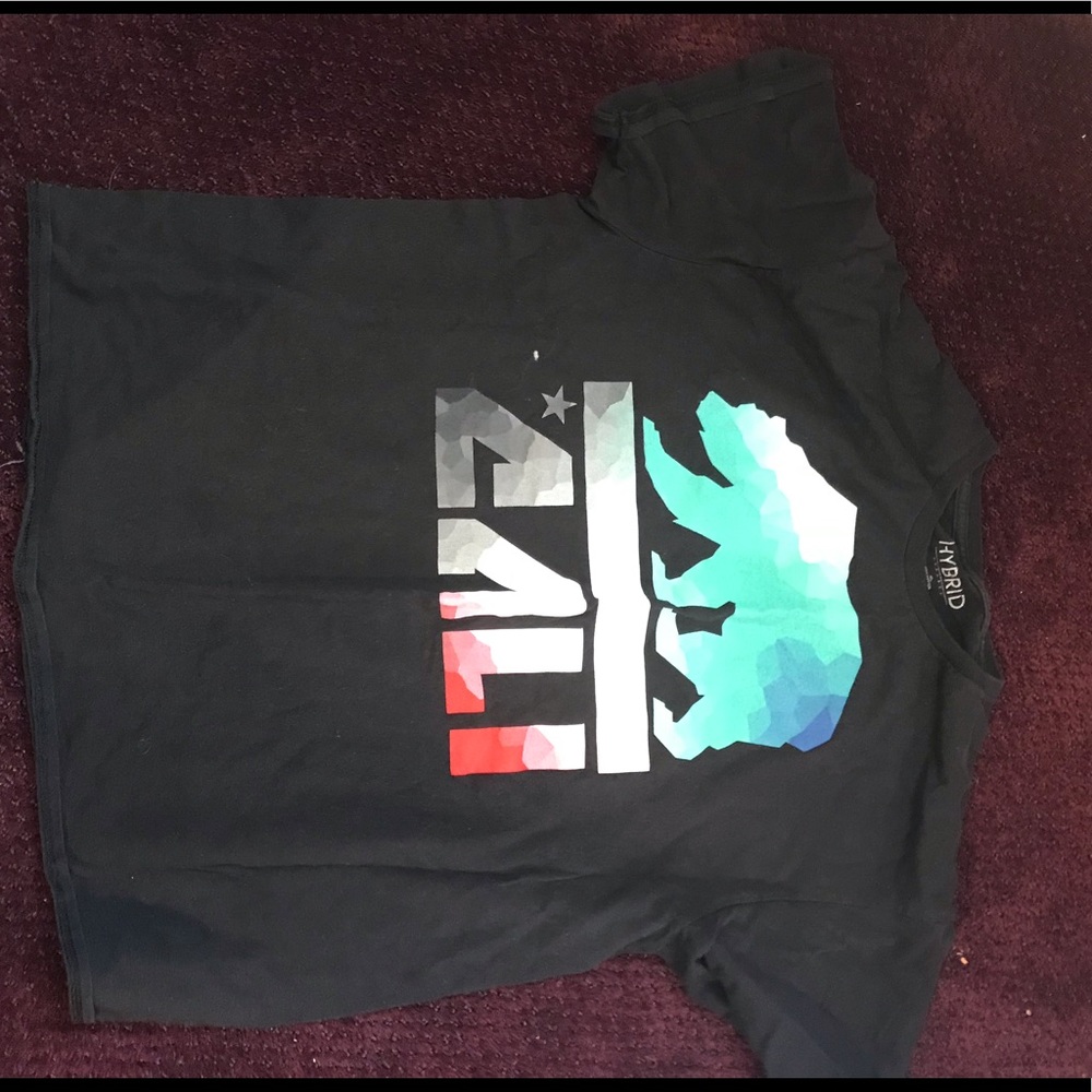 Men’s large T-shirt